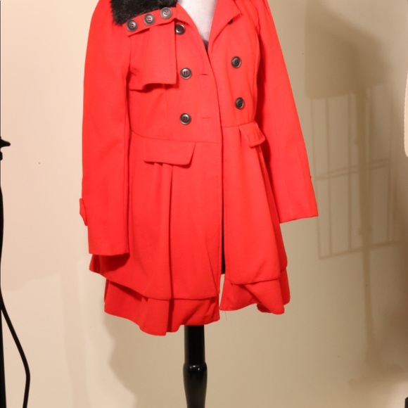 Red coat - Picture 3 of 7